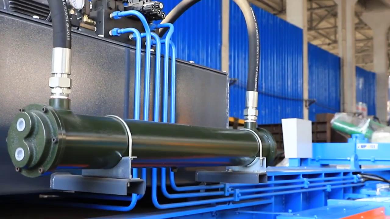 EPM全自动卧式打包机是我公司生产的一种高自动化大型液压压缩打捆设备,该机主要由机械系统、控制系统、上料系统与动力系统等组成。。。